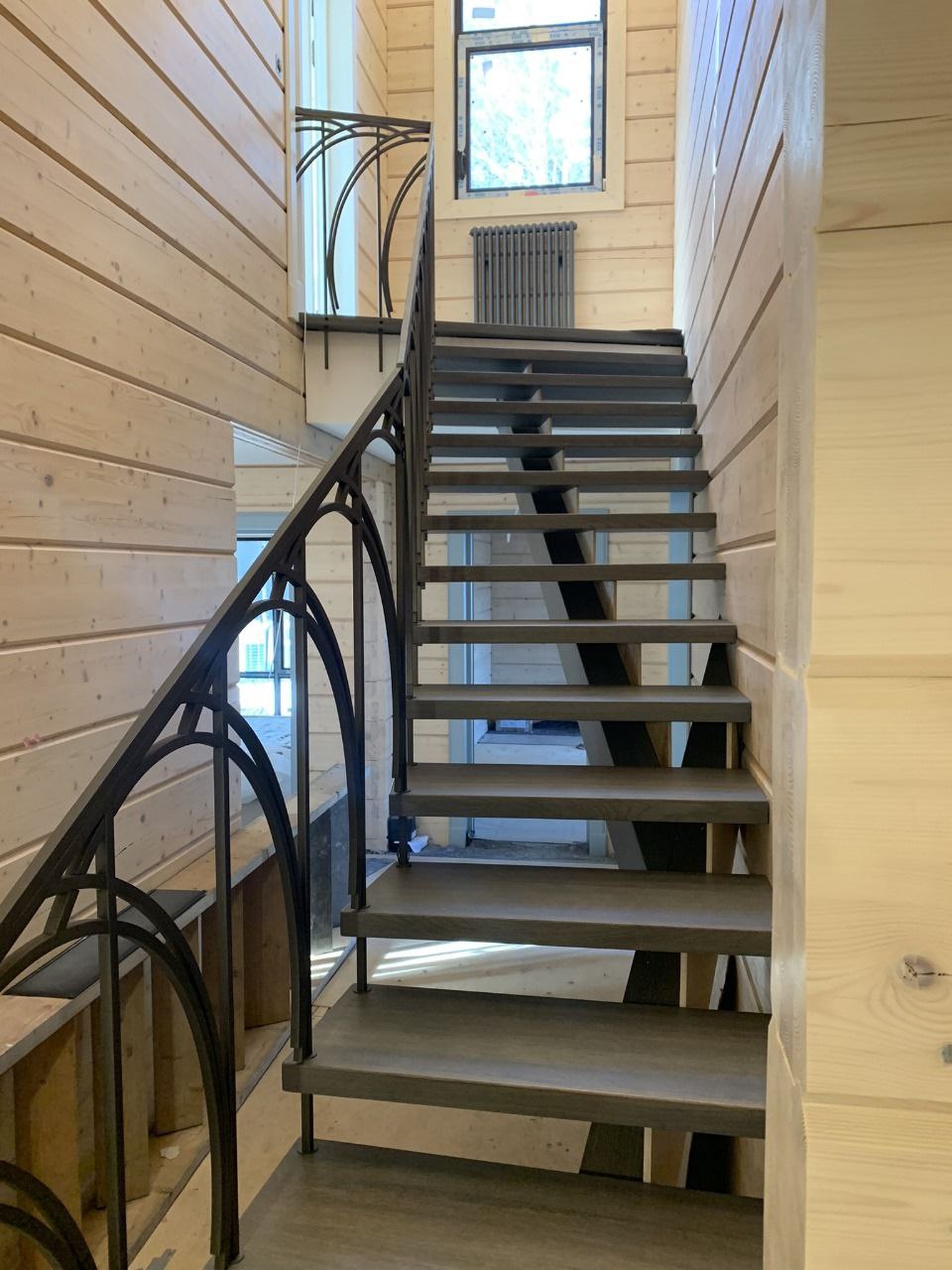 Металлические лестницы на заказ — производство Молния СПБ